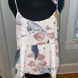 White flowy top with hummingbird and flowers Size small
